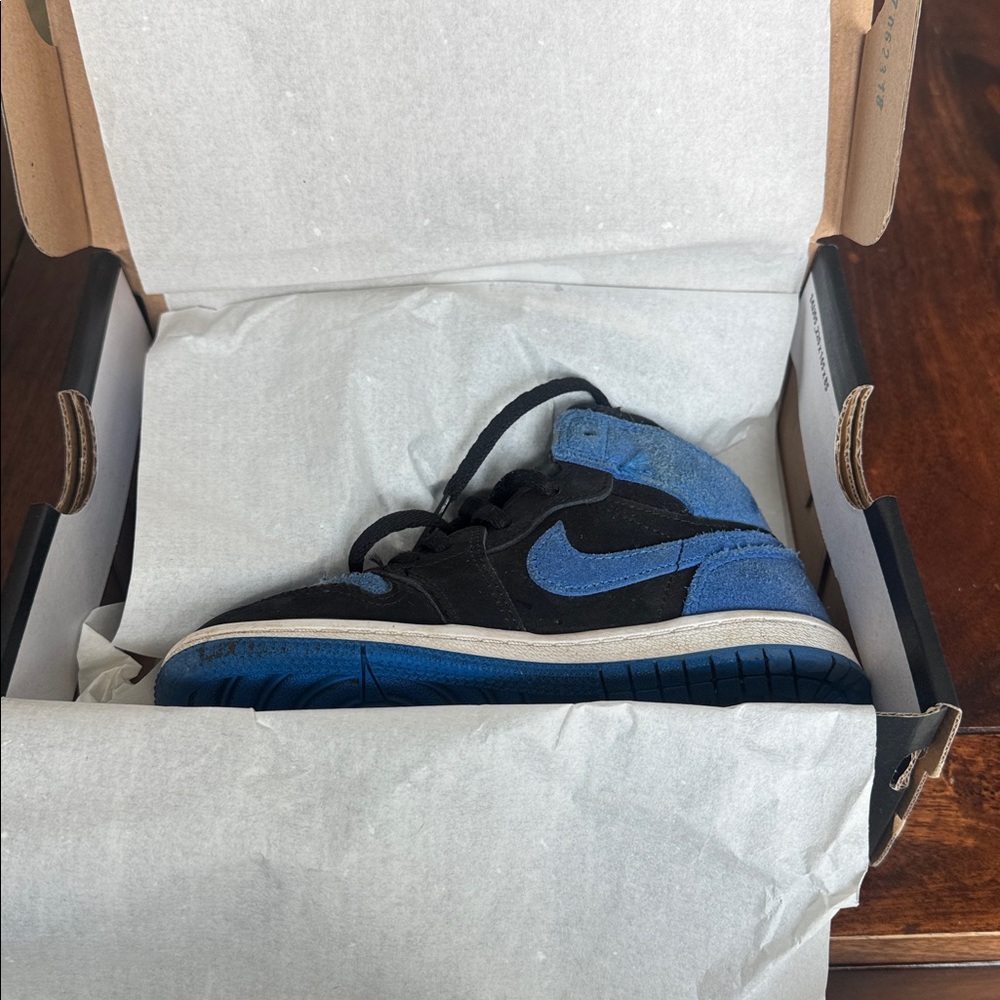 Kids Jordan 1 Retro High OG Black and Blue Sneakers - Picture 5 of 7